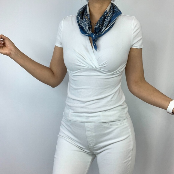 Beautiful Square SCARF - Picture 3 of 3